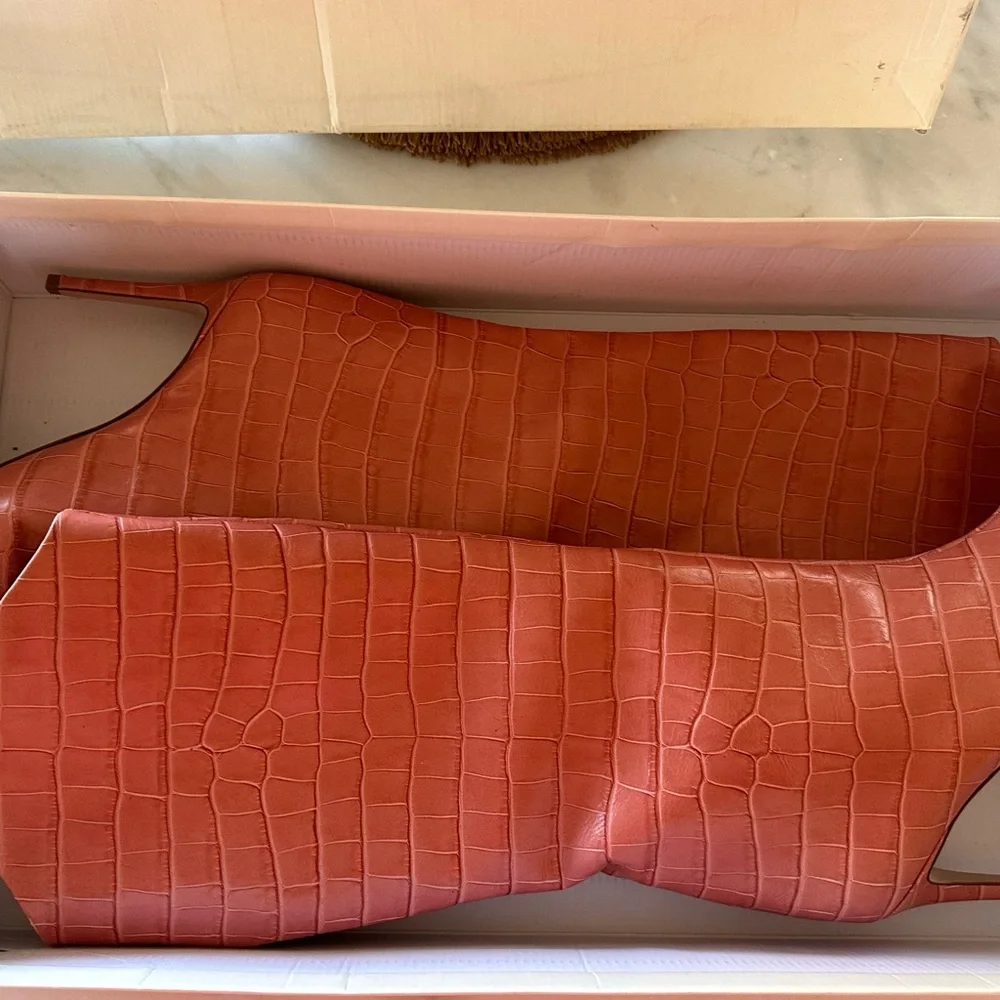 SCHUTZ Women's Croc-Embossed Coral Heeled Boots - Picture 4 of 9